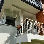 Hill Проживание в семье Сараево