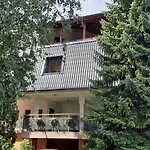 Hill Проживание в семье Сараево