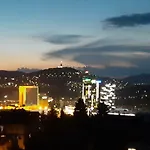 Hill Проживание в семье *