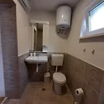 Проживание в семье Hill