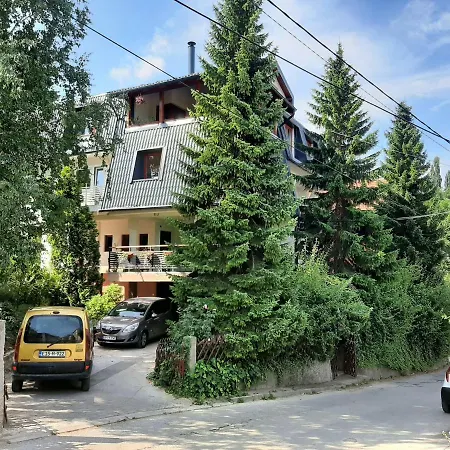 Hill Ostanak kod kuće *